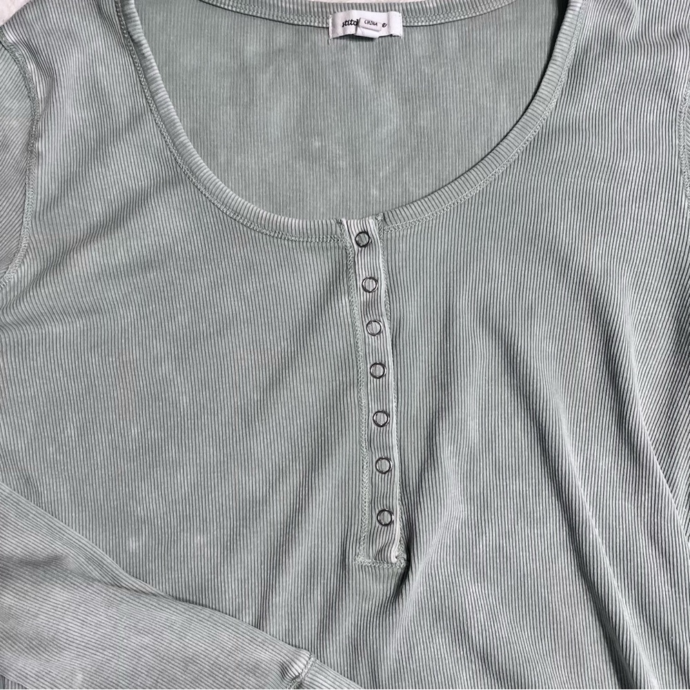***💲BOGO💲*** Ribbed Henley - Picture 5 of 5